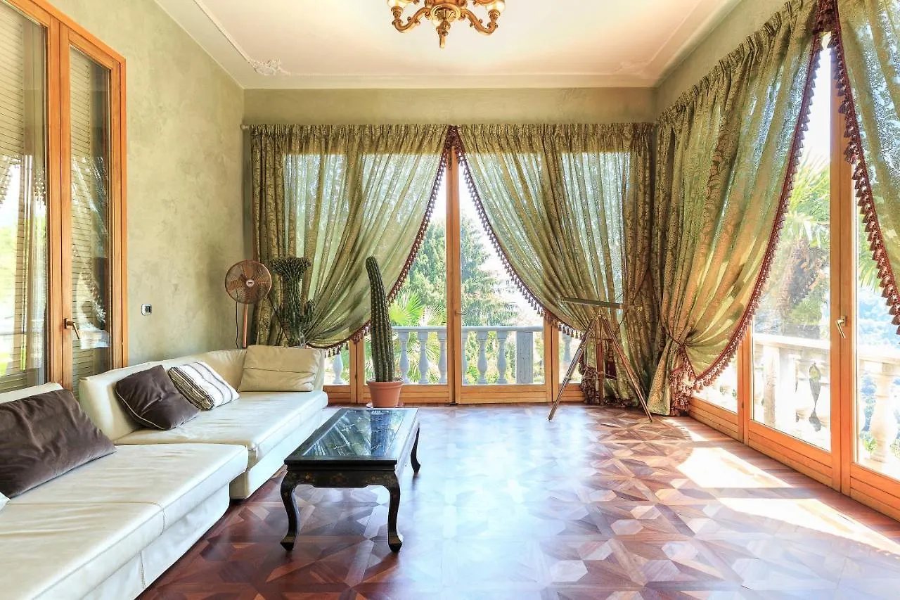 Historical Villa Gina With Magic Lake View Dizzasco