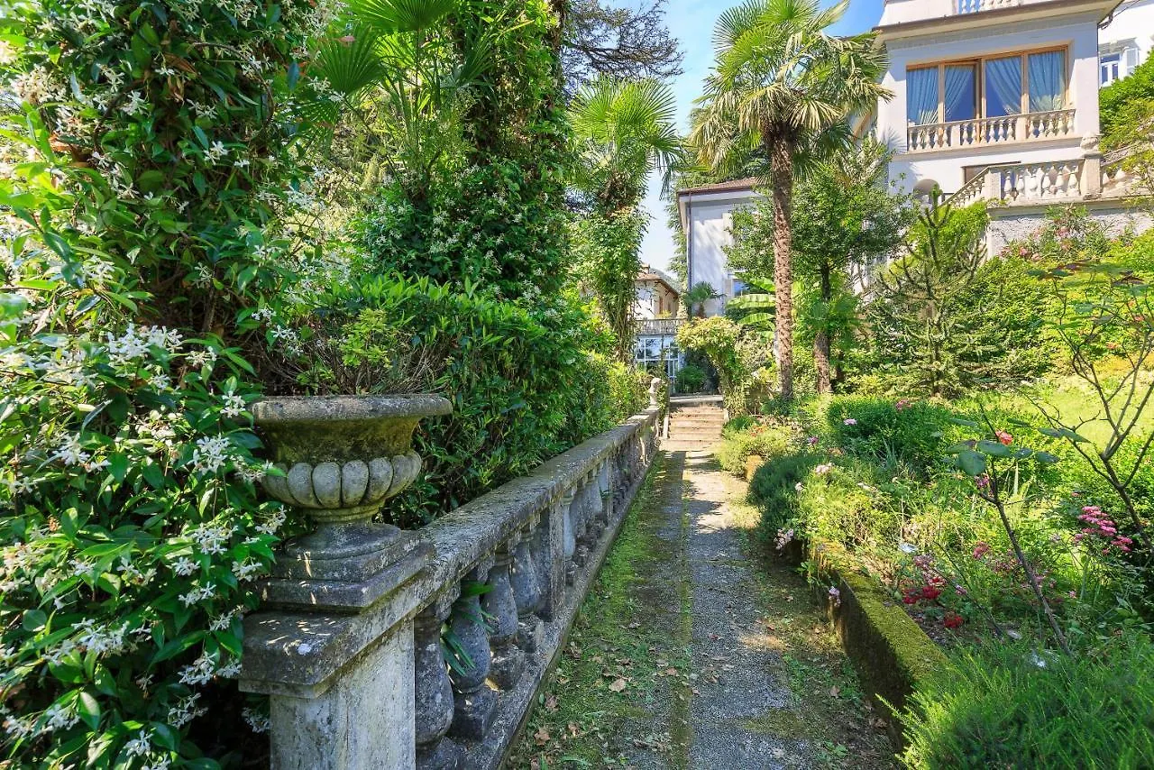 Historical Villa Gina With Magic Lake View Dizzasco