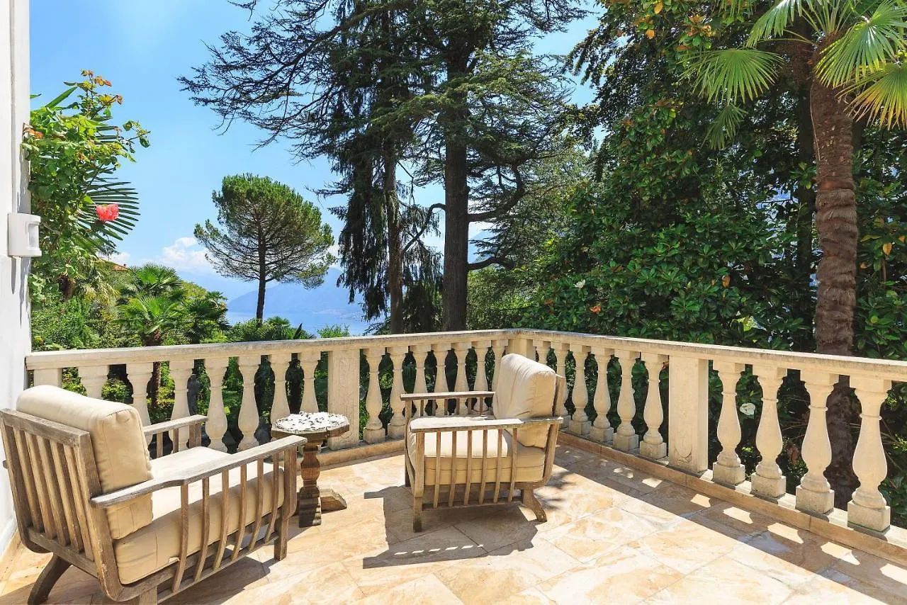 Historical Villa Gina With Magic Lake View Dizzasco